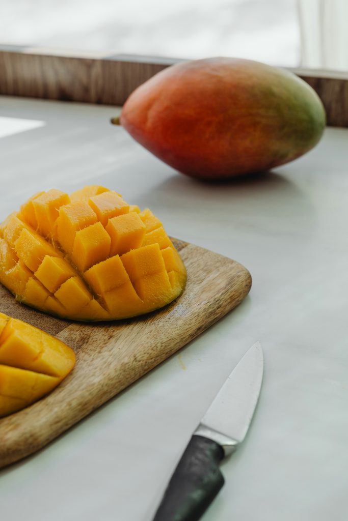 letalski_mango_kako_pravilno_narezemo_recept_eko